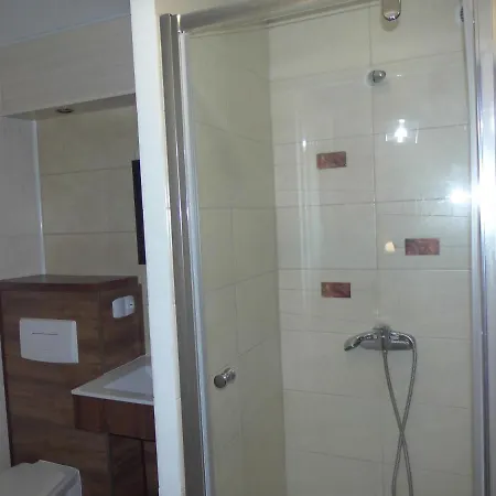 Gosciniec Nad Jarem 3*