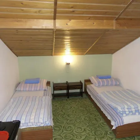 Gosciniec Nad Jarem Bed & Breakfast