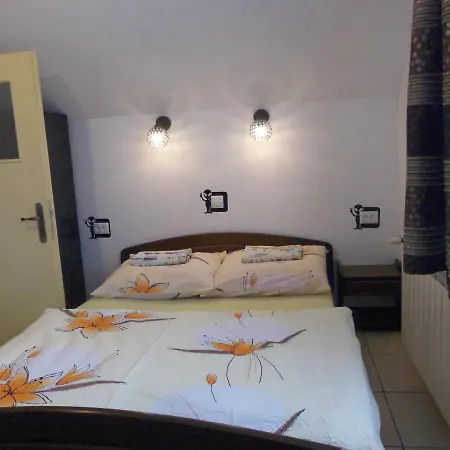 Gosciniec Nad Jarem 3*