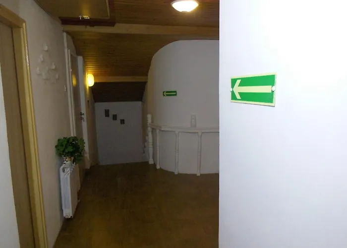 Gosciniec Nad Jarem Отель типа 